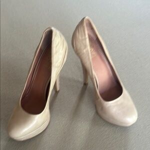 Vince Camuto Cream Patent Leather Heels